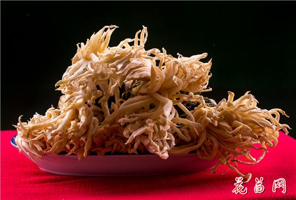 28、经过20天腌制出坛的酸菜成品_副本.jpg