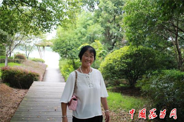 1、贺石花.jpg