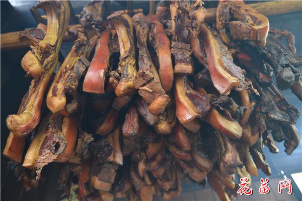 20:《色尖上的中国》拍摄地——靖州腊肉.jpg