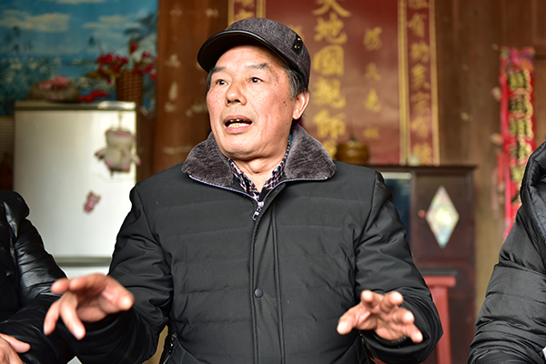 6:县苗学会名誉会长陆顺祖讲话 龙本亮 摄影.JPG