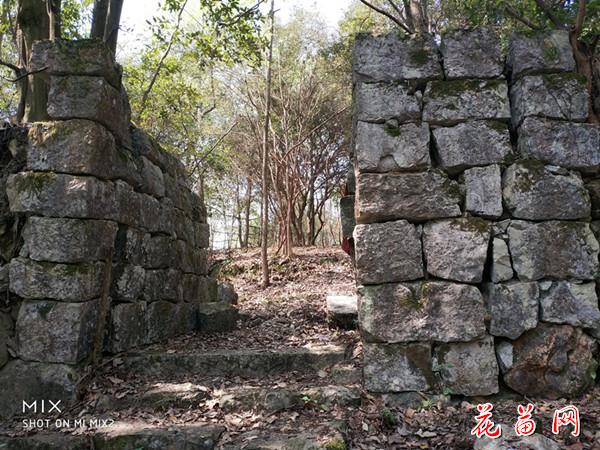 3.三桥双狮屯古城石门_副本.jpg